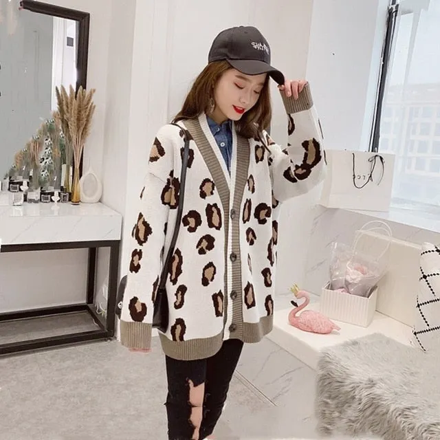 SHENGPALAE 2020 New Fashion Autumn V-neck Single Breasted Leopard Print Cardigans Women Loose Casual Korean Tide Sweater FV110