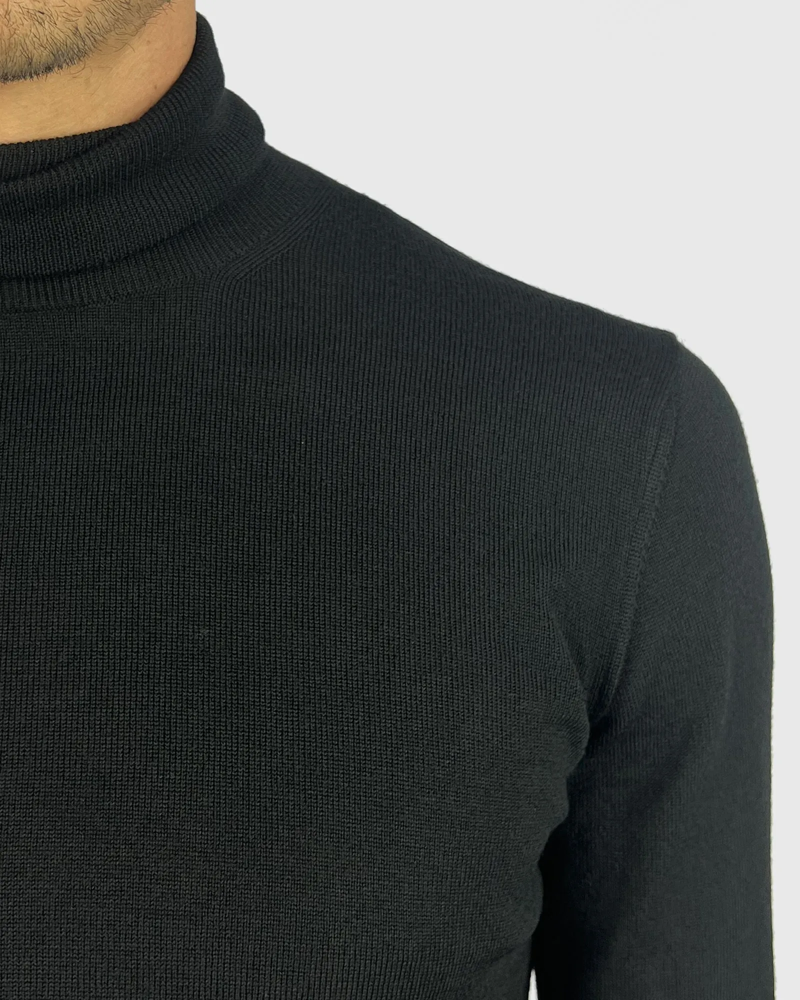 VISCONTI W23R BLACK WOOL ROLL NECK / POLO NECK